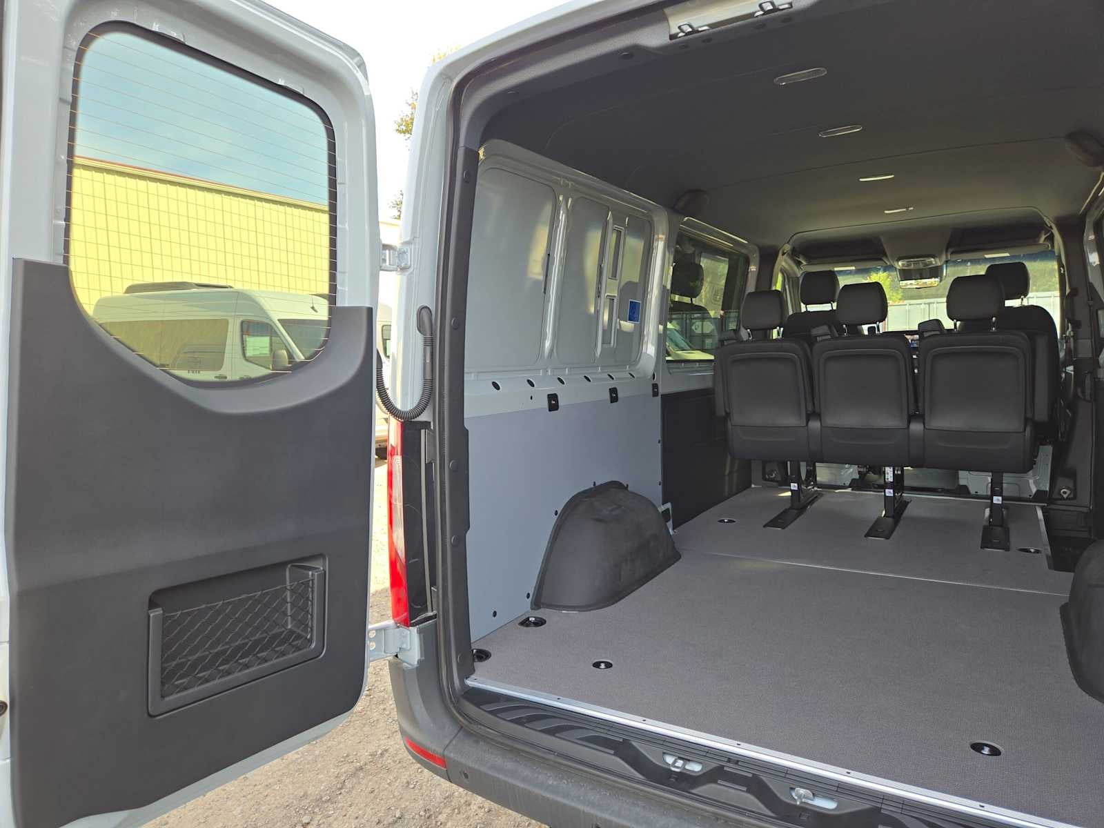 2026 Mercedes-Benz Sprinter Crew 2500 Standard Roof I4 Diesel HO 144 AWD