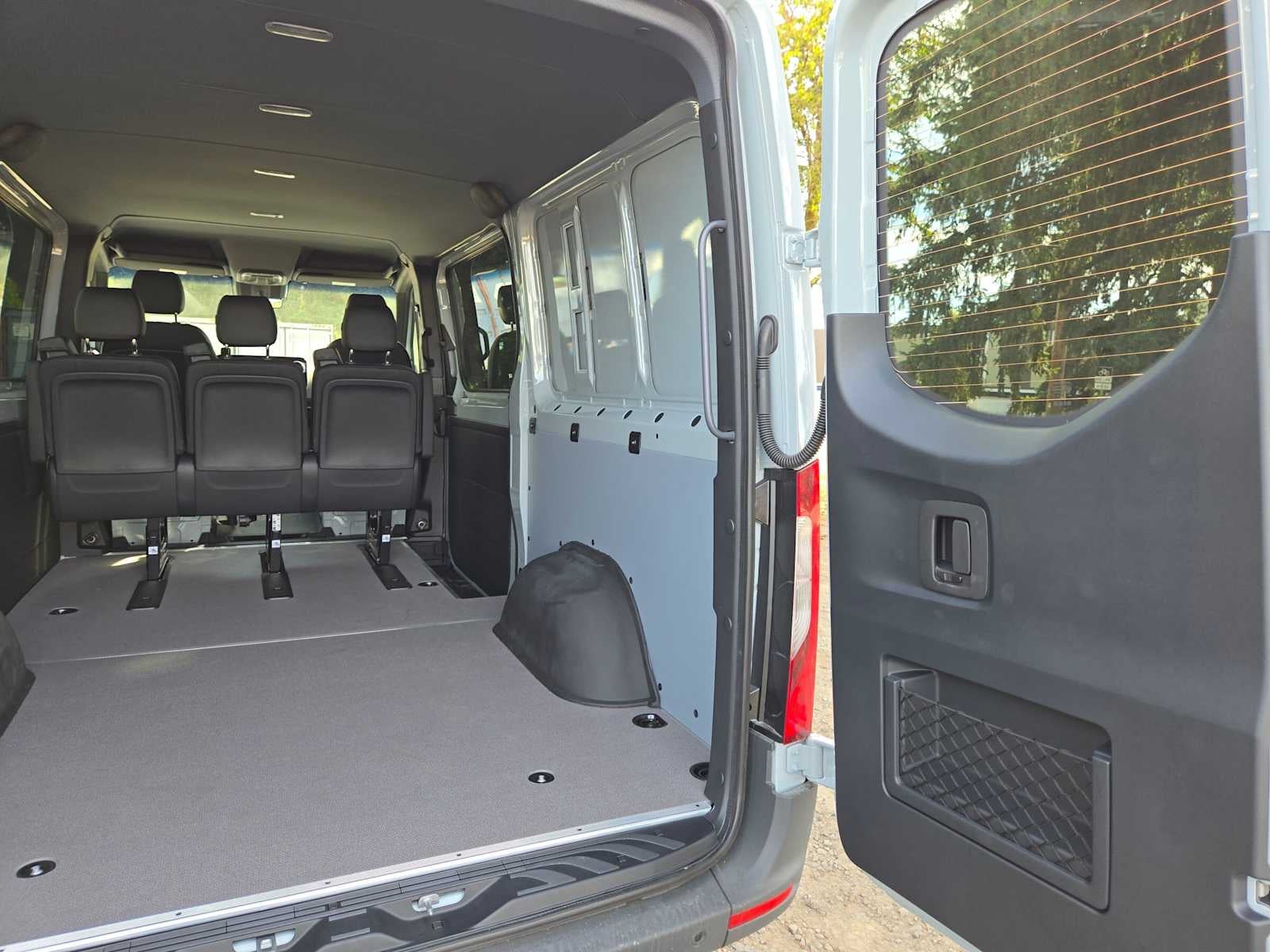 2026 Mercedes-Benz Sprinter Crew 2500 Standard Roof I4 Diesel HO 144 AWD