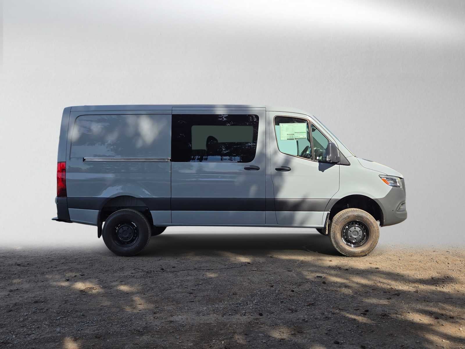 2026 Mercedes-Benz Sprinter Crew 2500 Standard Roof I4 Diesel HO 144 AWD