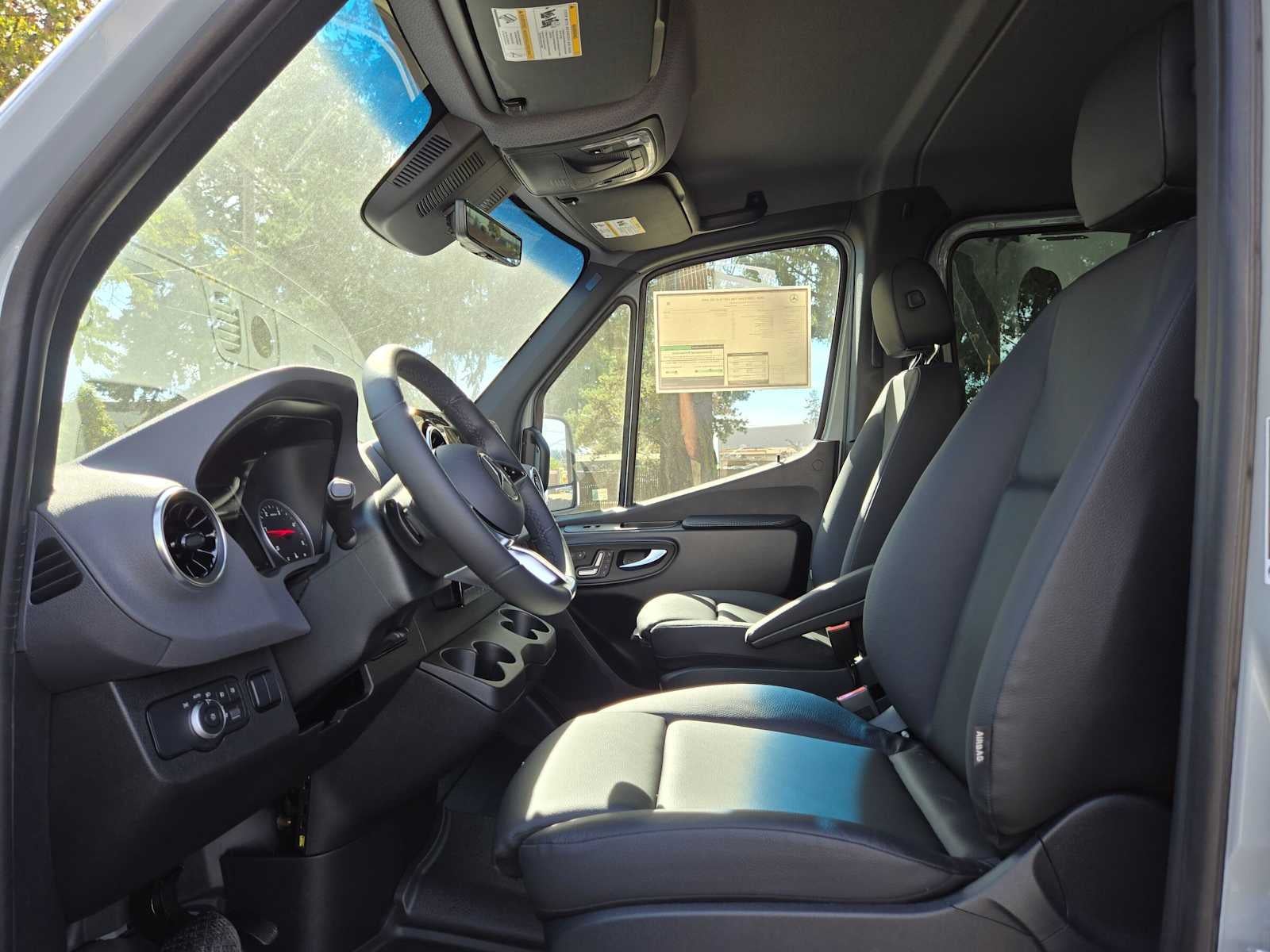 2026 Mercedes-Benz Sprinter Crew 2500 Standard Roof I4 Diesel HO 144 AWD