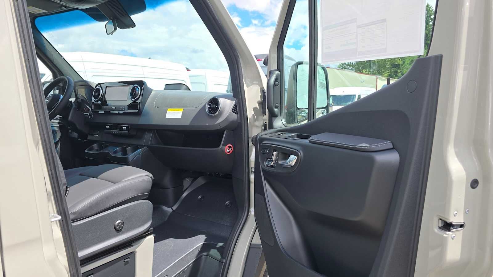 2026 Mercedes-Benz Sprinter 2500 High Roof I4 Diesel HO 170 AWD