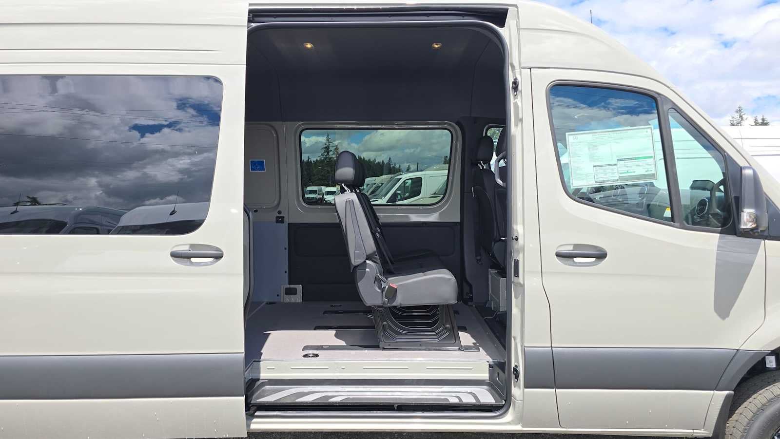 2026 Mercedes-Benz Sprinter 2500 High Roof I4 Diesel HO 170 AWD