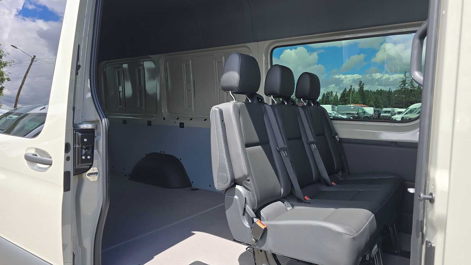2026 Mercedes-Benz Sprinter 2500 High Roof I4 Diesel HO 170 AWD