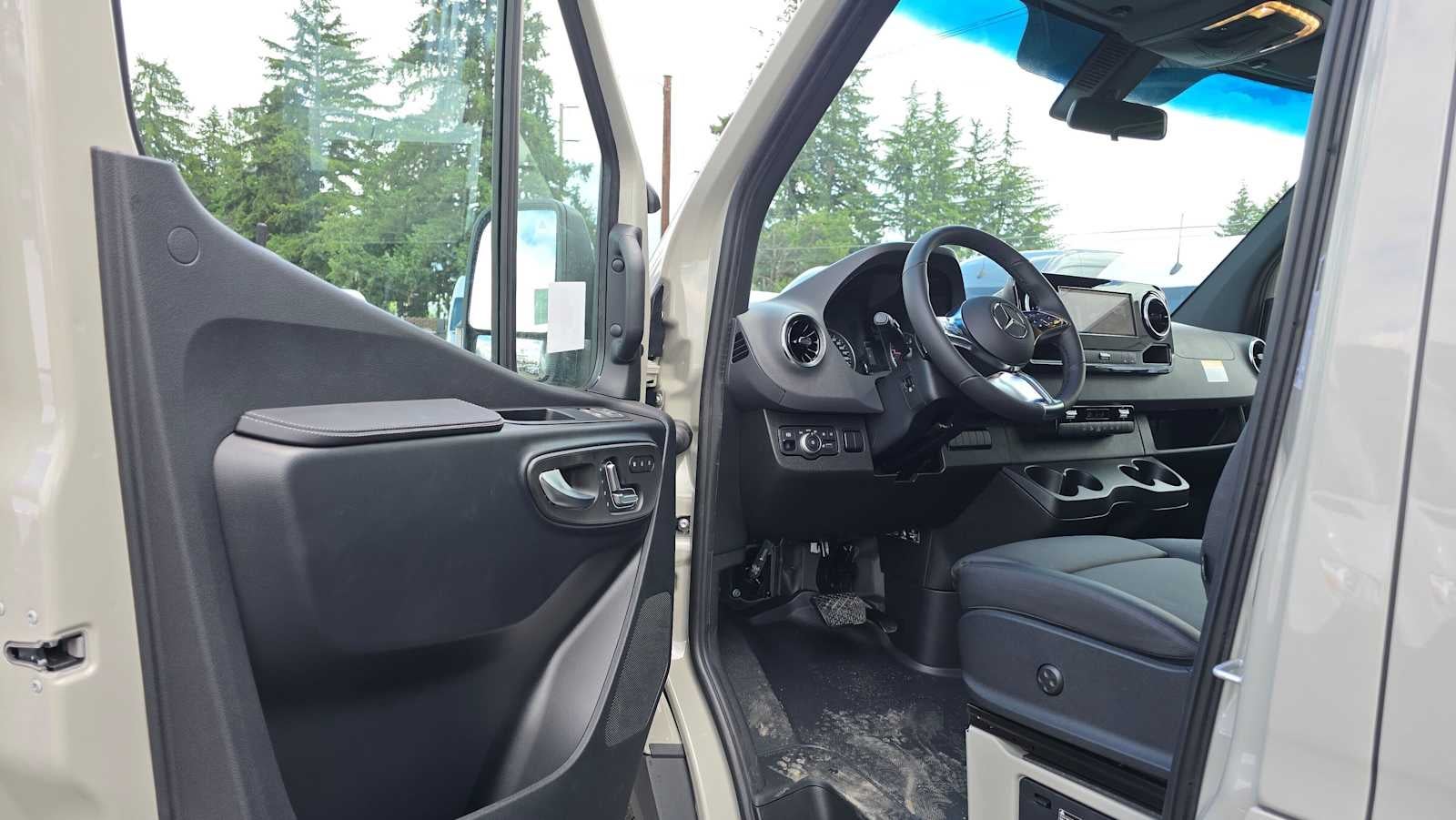 2026 Mercedes-Benz Sprinter 2500 High Roof I4 Diesel HO 170 AWD