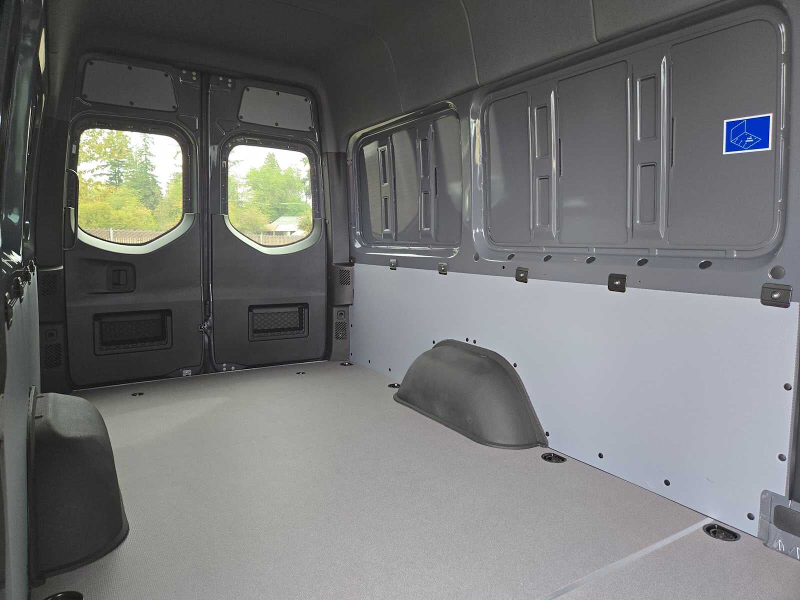 2026 Mercedes-Benz Sprinter Crew 2500 High Roof I4 Diesel HO 170 AWD