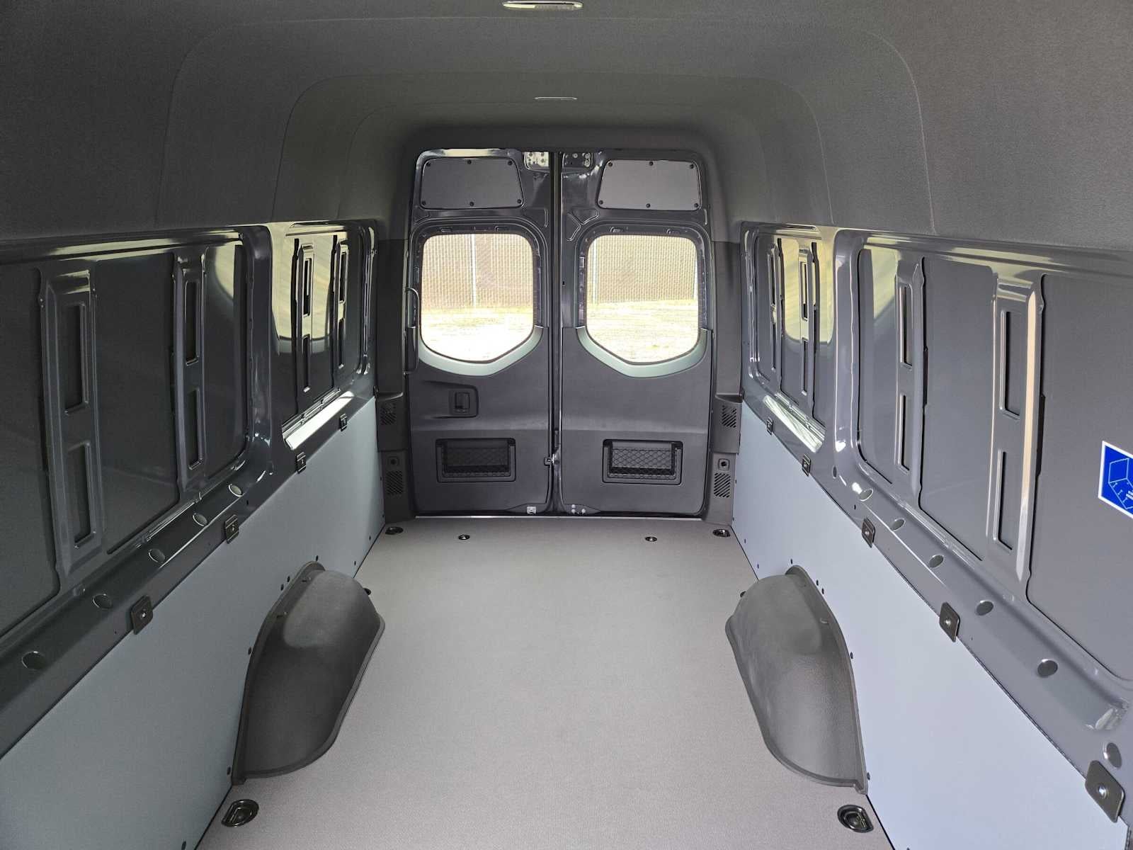 2026 Mercedes-Benz Sprinter Crew 2500 High Roof I4 Diesel HO 170 AWD