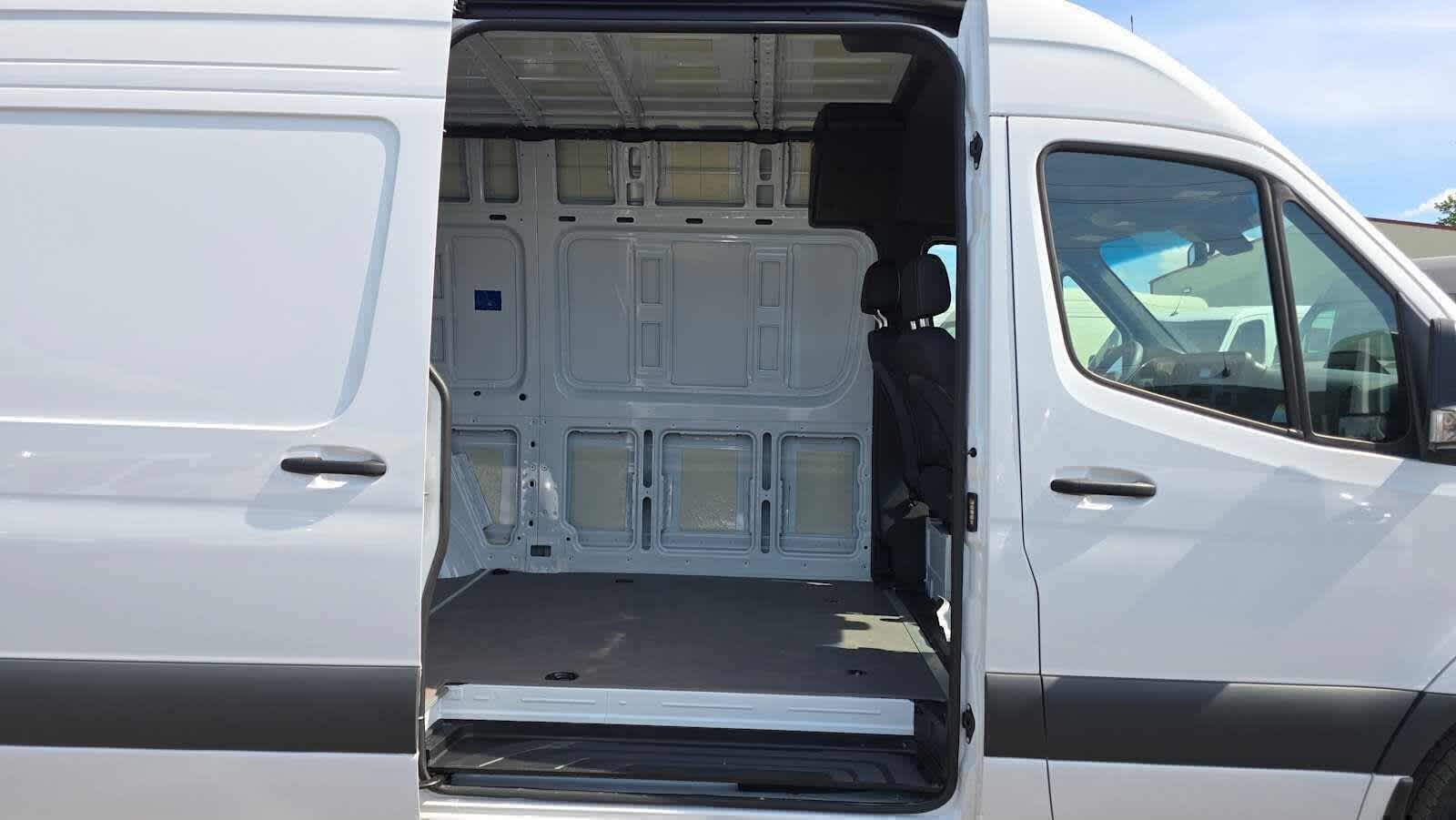 2025 Mercedes-Benz Sprinter Cargo Van 2500 Standard Roof I4 Diesel 144 RWD