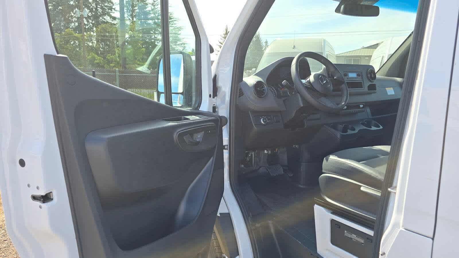 2025 Mercedes-Benz Sprinter Cargo Van 2500 Standard Roof I4 Diesel 144 RWD