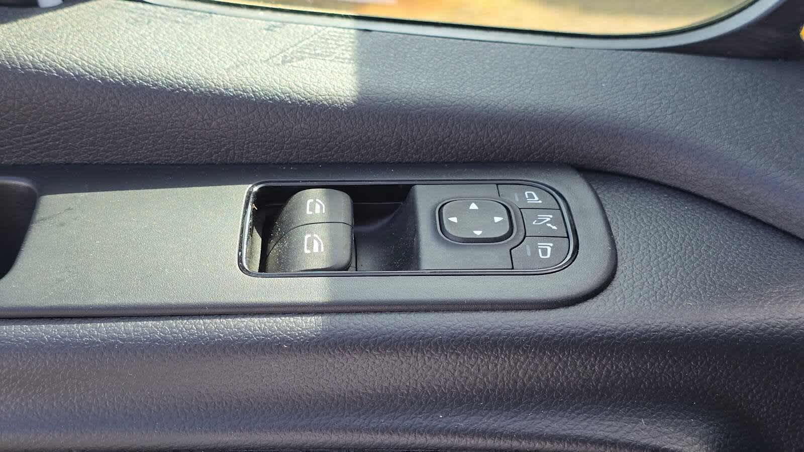 2025 Mercedes-Benz Sprinter Cargo Van 2500 Standard Roof I4 Diesel 144 RWD