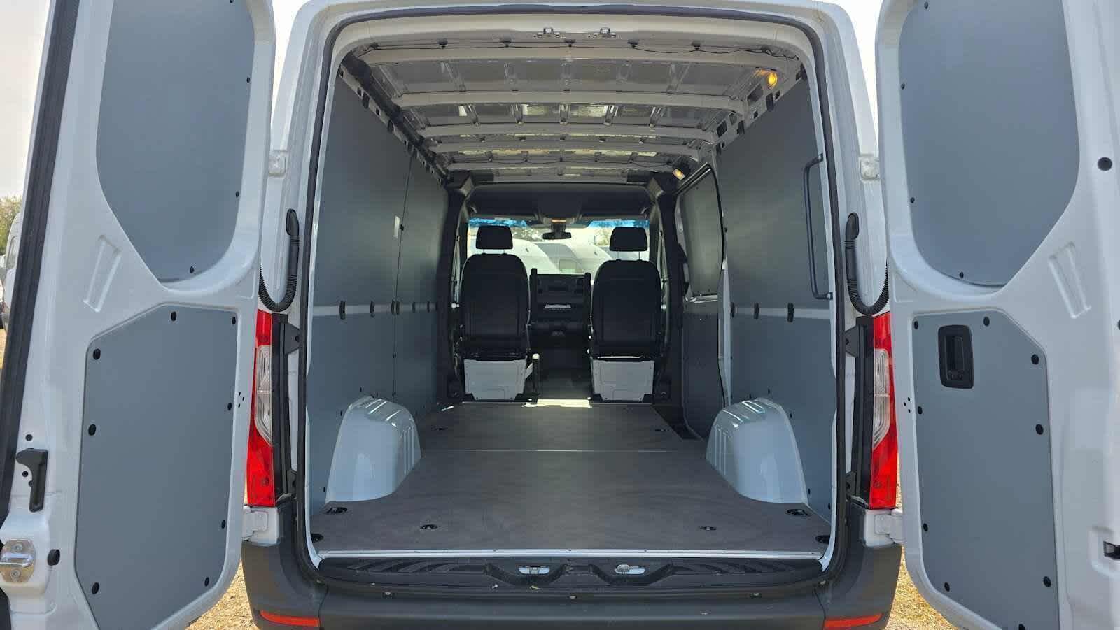 2025 Mercedes-Benz Sprinter Cargo Van 2500 Standard Roof I4 Diesel 144 RWD