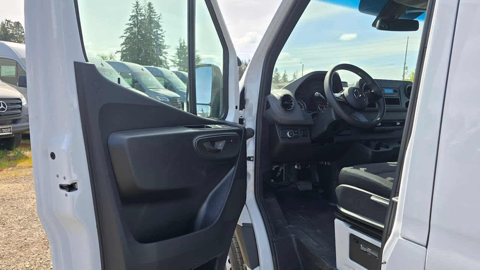 2025 Mercedes-Benz Sprinter Cargo Van 2500 Standard Roof I4 Diesel 144 RWD