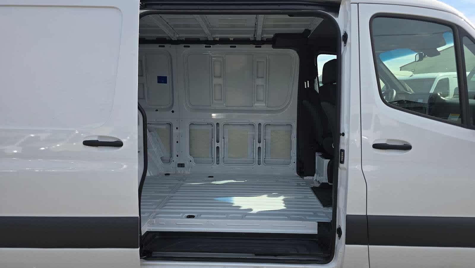 2025 Mercedes-Benz Sprinter Cargo Van 2500 Standard Roof I4 Diesel 144 RWD