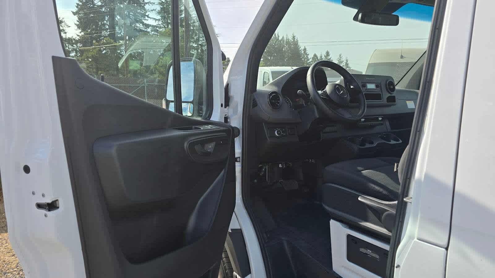 2025 Mercedes-Benz Sprinter Cargo Van 2500 Standard Roof I4 Diesel 144 RWD