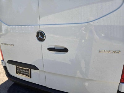 2026 Mercedes-Benz Sprinter 2500 Standard Roof I4 Diesel 144 RWD