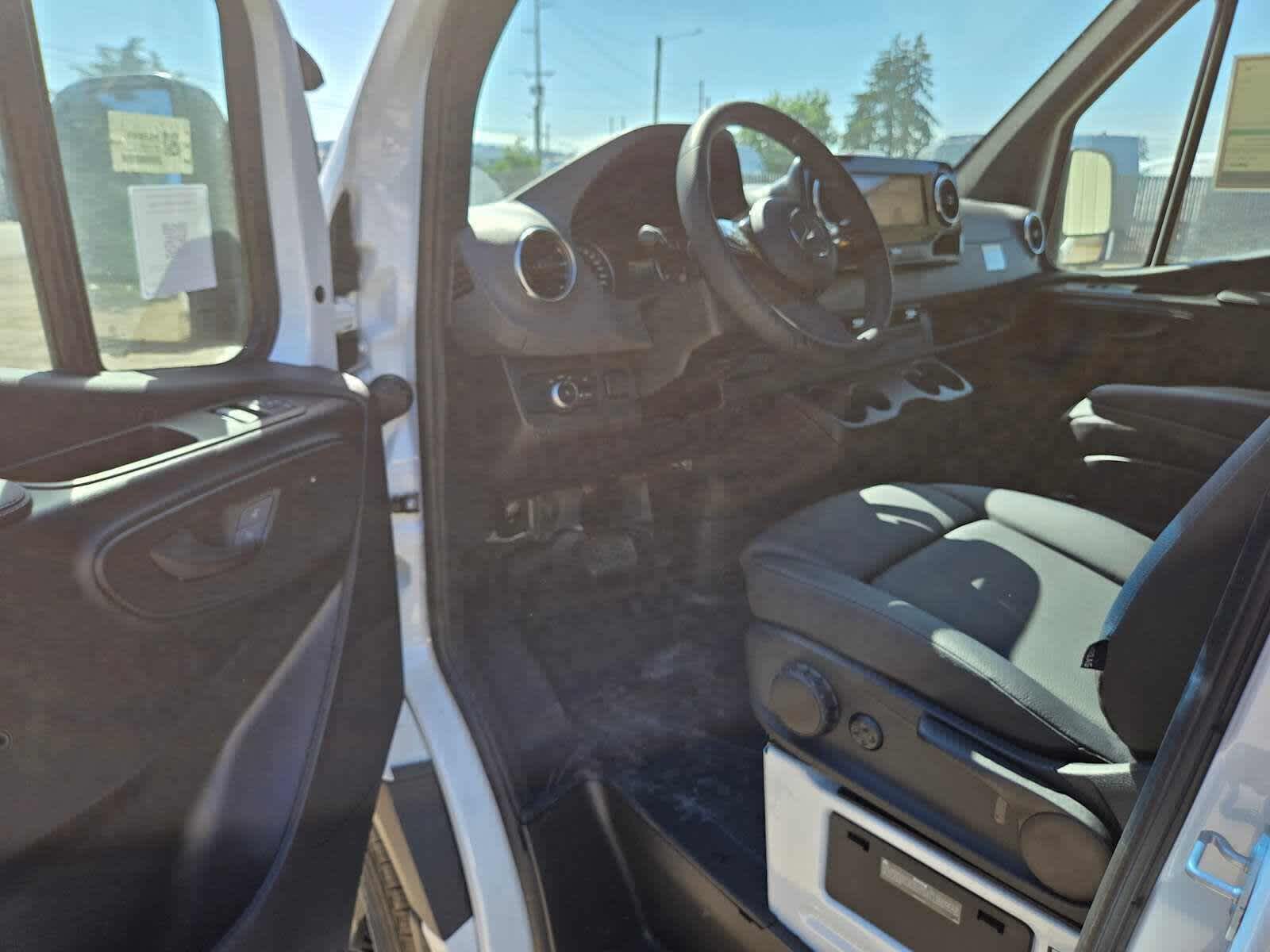 2026 Mercedes-Benz Sprinter 2500 Standard Roof I4 Diesel 144 RWD
