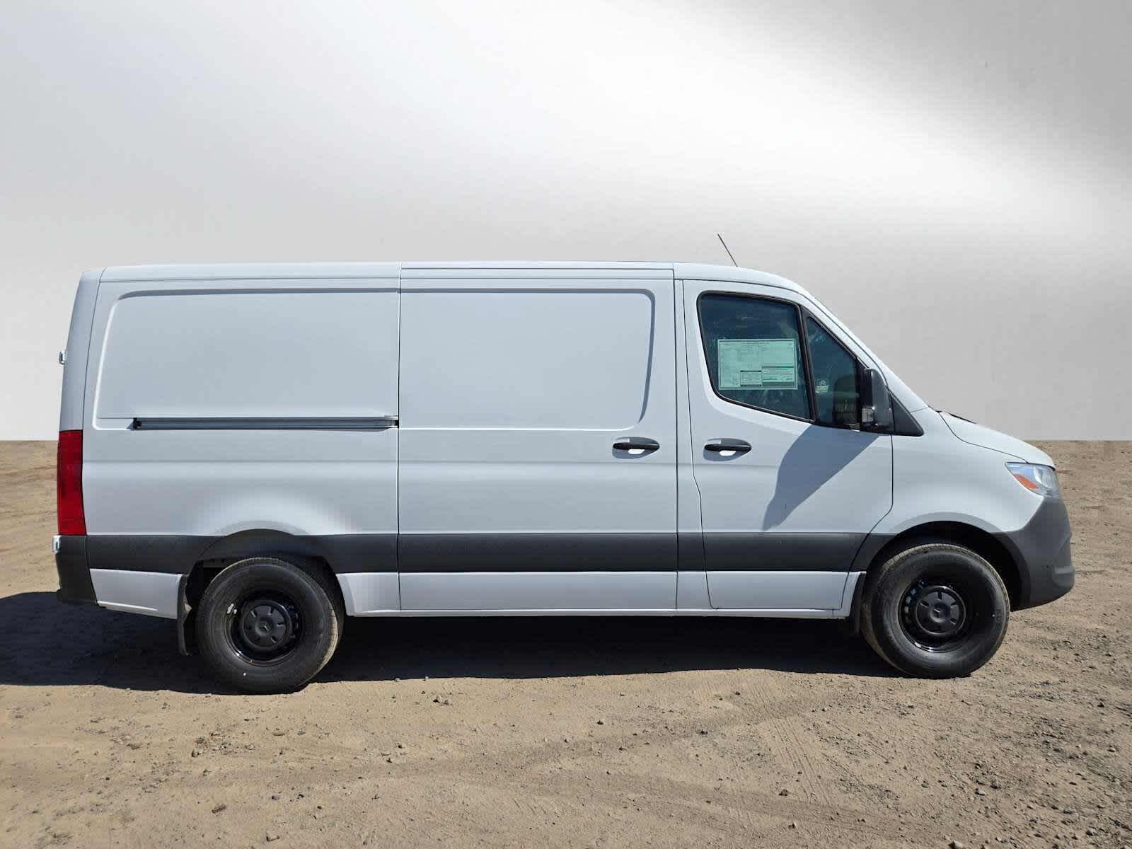 2026 Mercedes-Benz Sprinter 2500 Standard Roof I4 Diesel 144 RWD