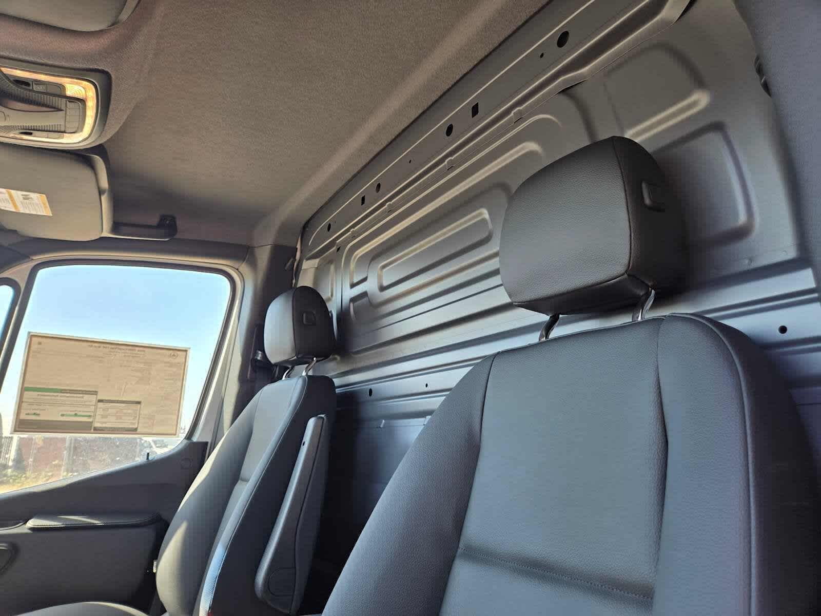 2026 Mercedes-Benz Sprinter 2500 Standard Roof I4 Diesel 144 RWD