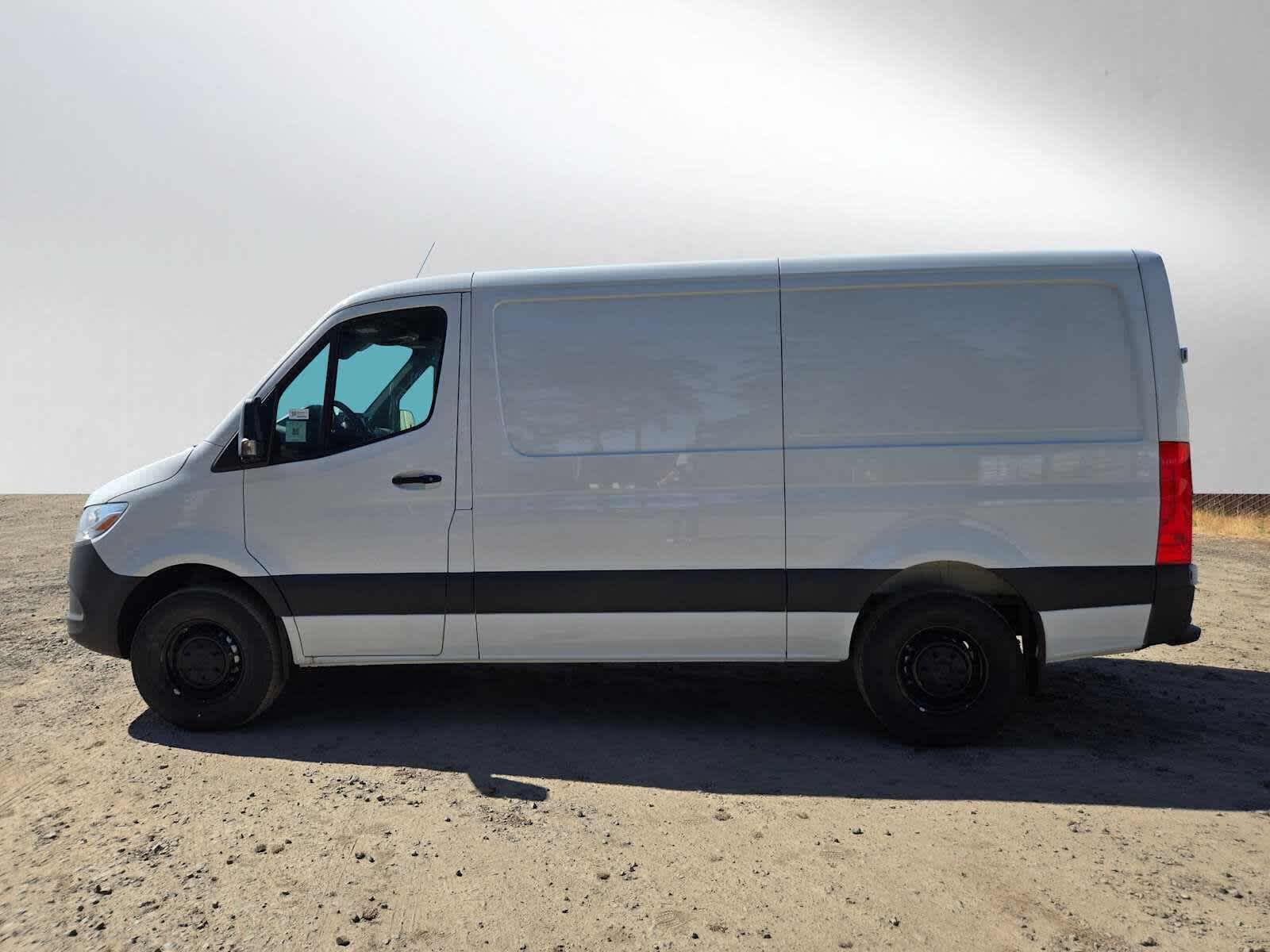 2026 Mercedes-Benz Sprinter 2500 Standard Roof I4 Diesel 144 RWD