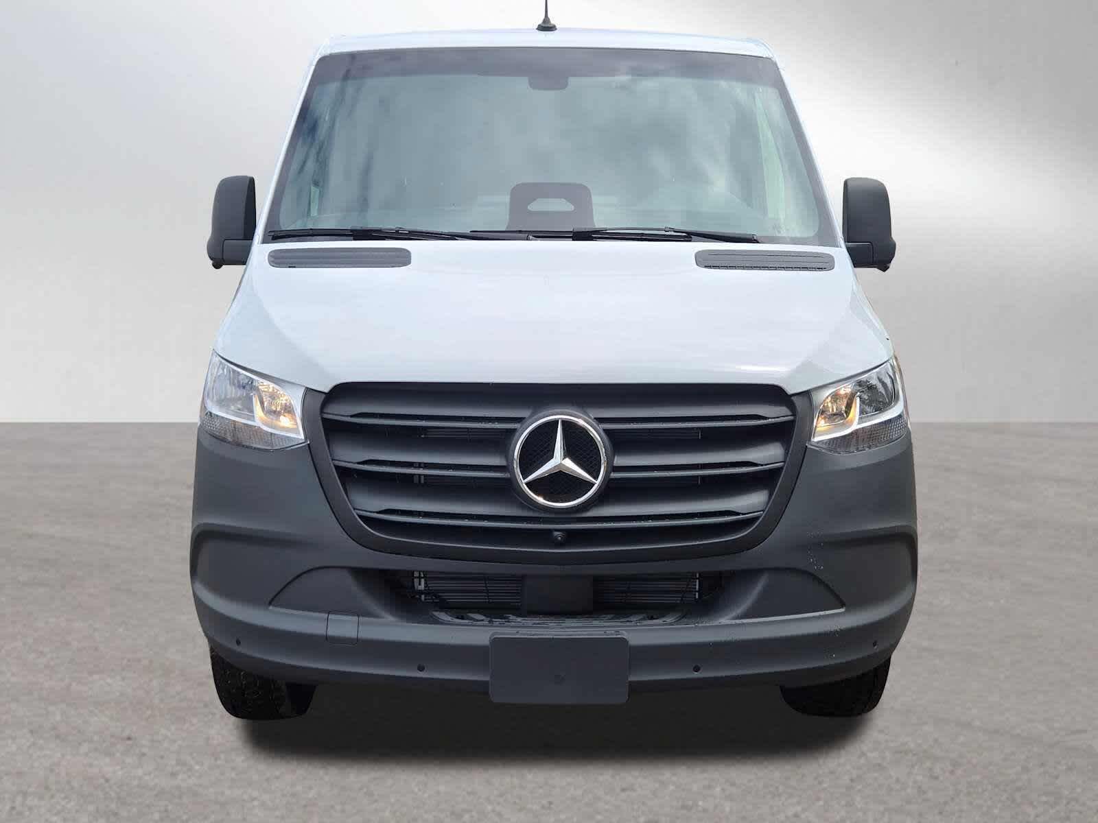 2026 Mercedes-Benz Sprinter 2500 Standard Roof I4 Diesel 144 RWD