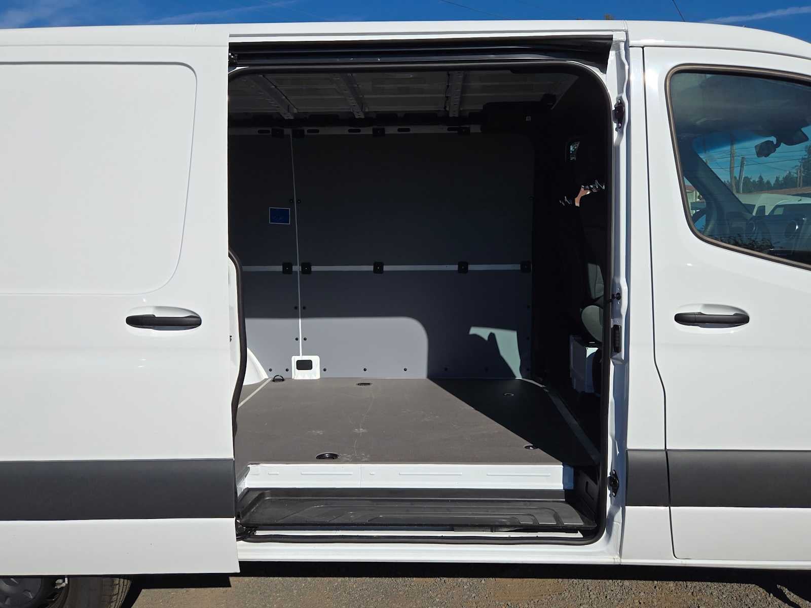 2026 Mercedes-Benz Sprinter Cargo 2500 Standard Roof I4 Diesel 144 RWD