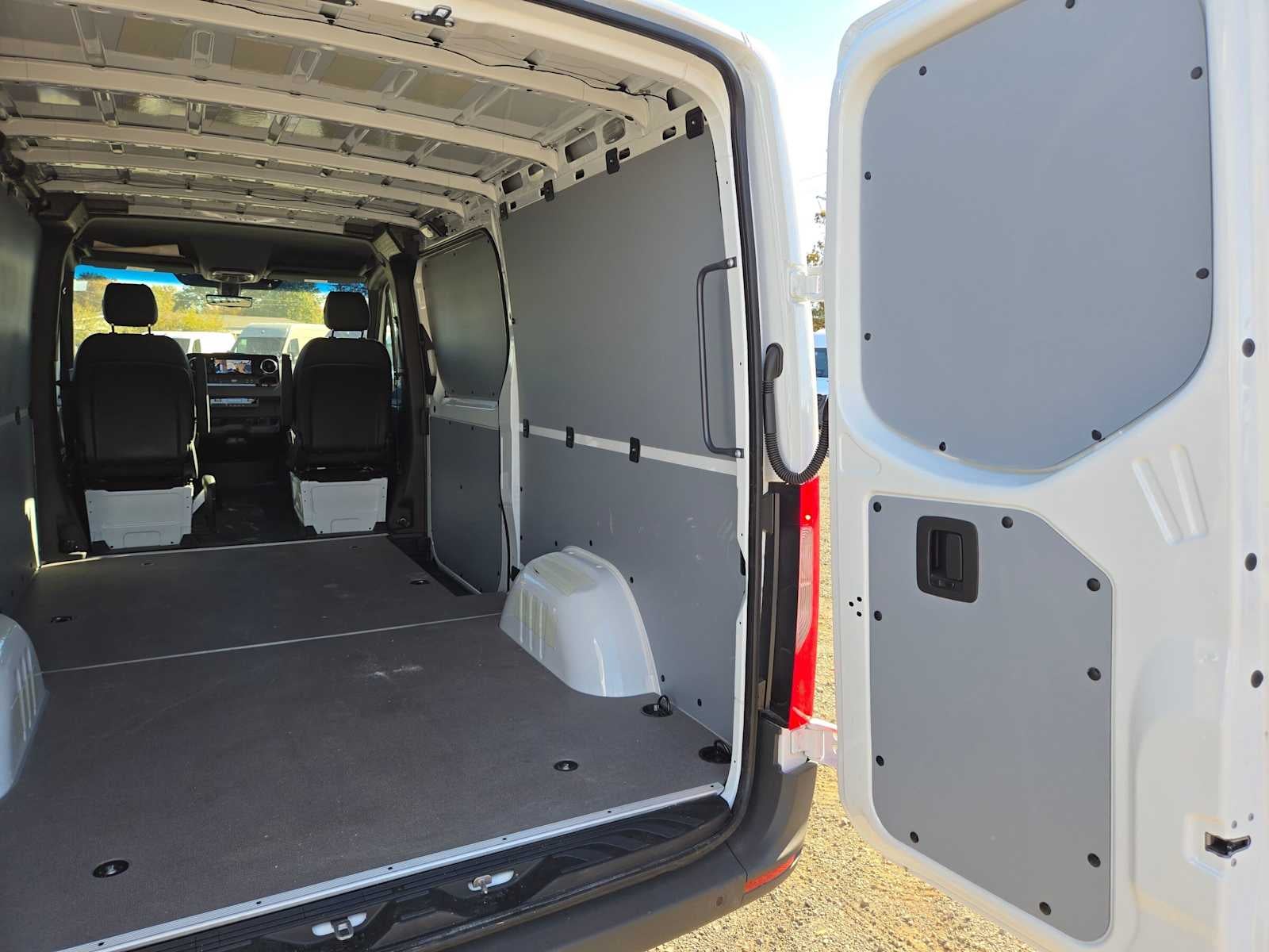2026 Mercedes-Benz Sprinter Cargo 2500 Standard Roof I4 Diesel 144 RWD