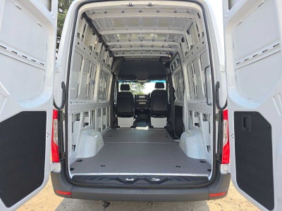 2026 Mercedes-Benz Sprinter Cargo 2500 Standard Roof I4 Diesel 144 RWD