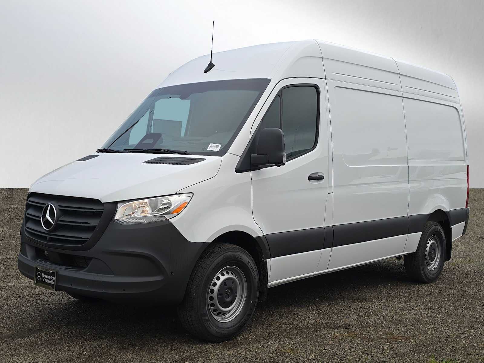 2025 Mercedes-Benz Sprinter Cargo Van 2500 Standard Roof I4 Diesel 144" RWD