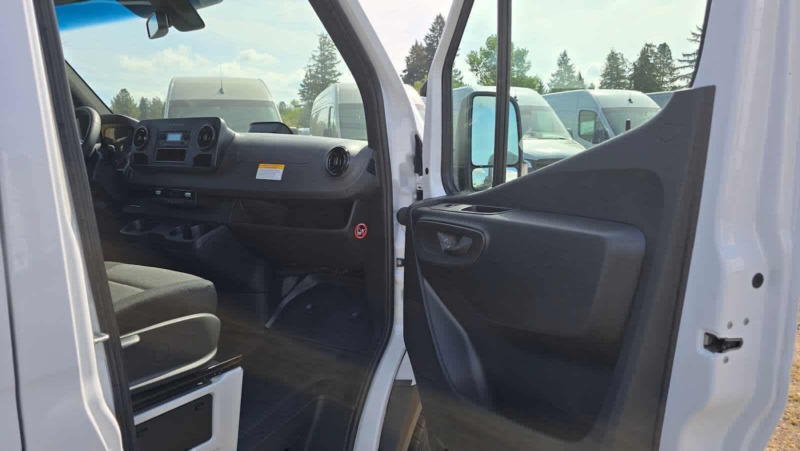 2025 Mercedes-Benz Sprinter Cargo Van 2500 Standard Roof I4 Diesel 144 RWD