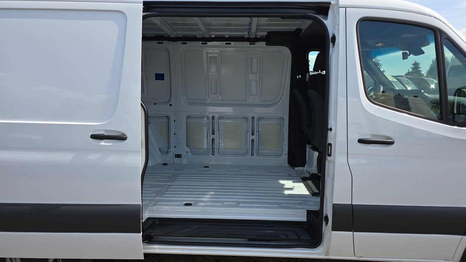 2025 Mercedes-Benz Sprinter Cargo Van 2500 Standard Roof I4 Diesel 144 RWD