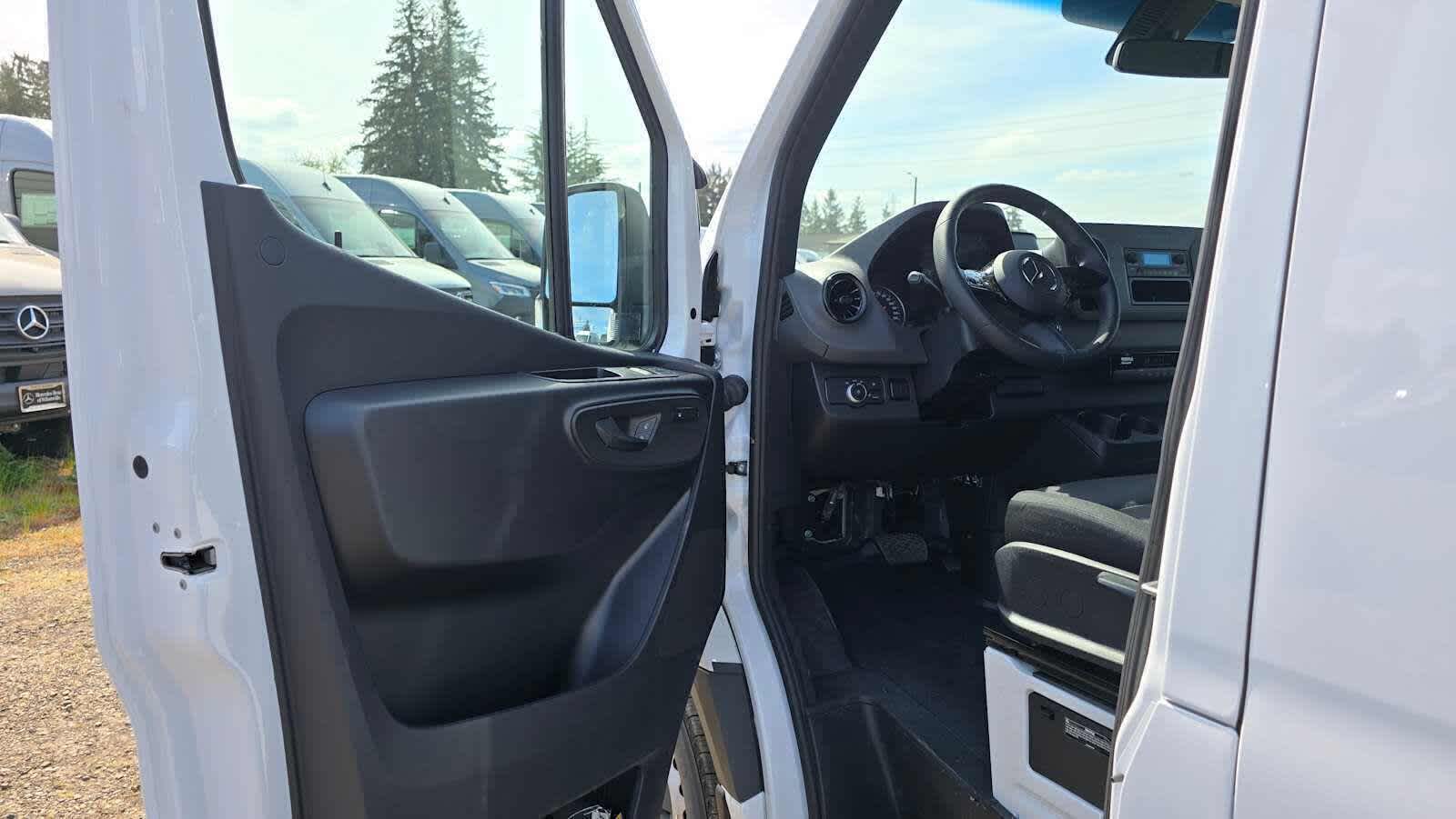 2025 Mercedes-Benz Sprinter Cargo Van 2500 Standard Roof I4 Diesel 144 RWD