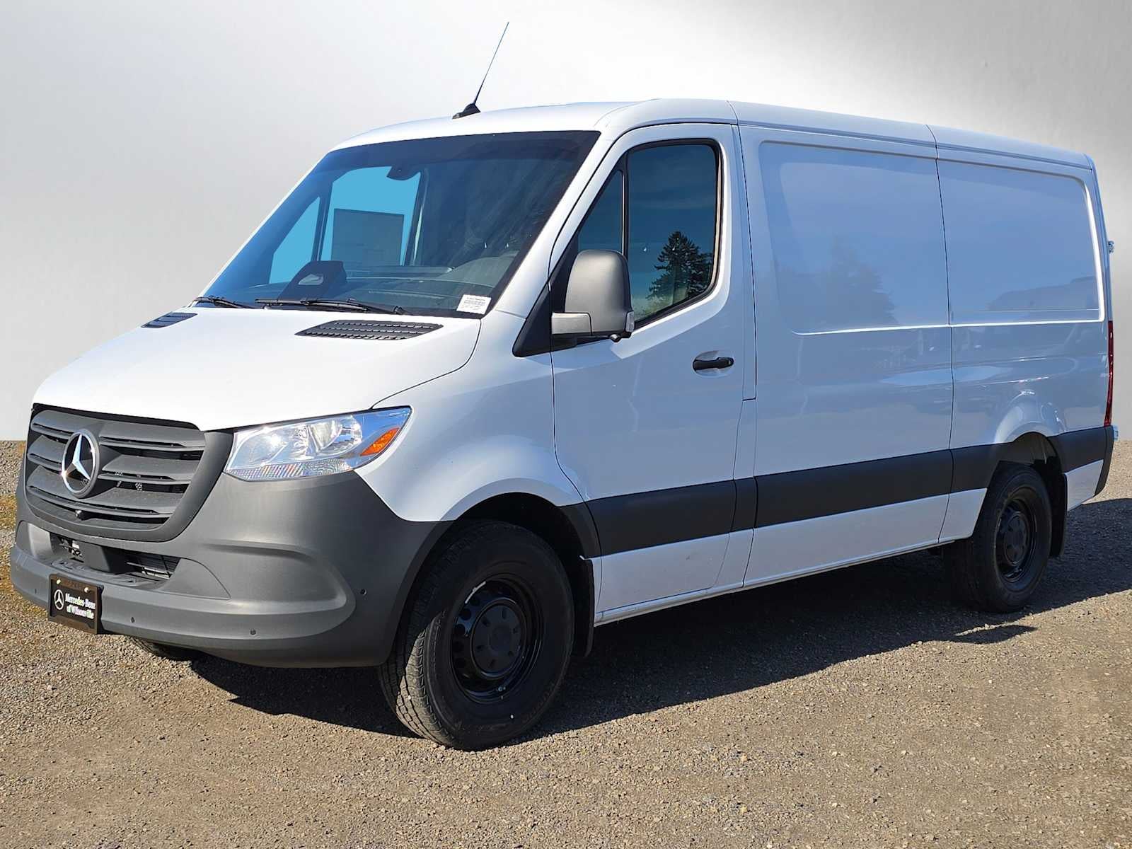 2026 Mercedes-Benz Sprinter 2500 Standard Roof I4 Diesel 144" RWD