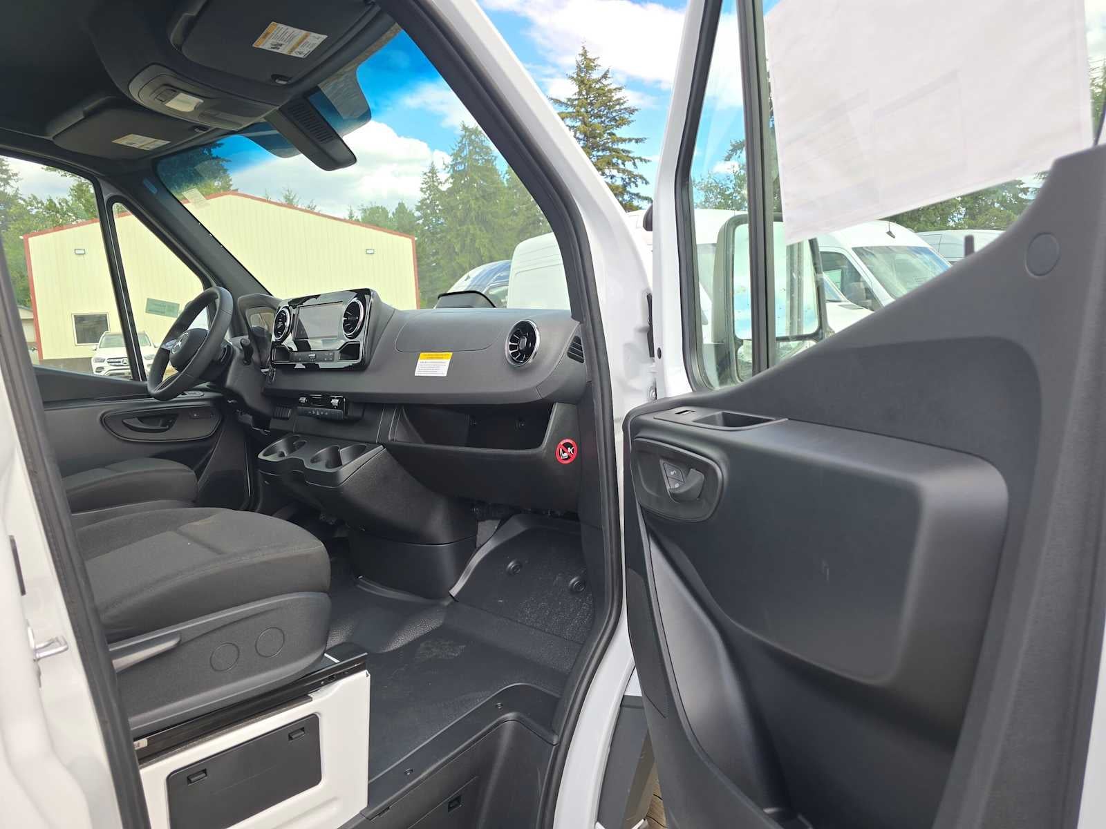 2026 Mercedes-Benz Sprinter 2500 Standard Roof I4 Diesel 144 RWD