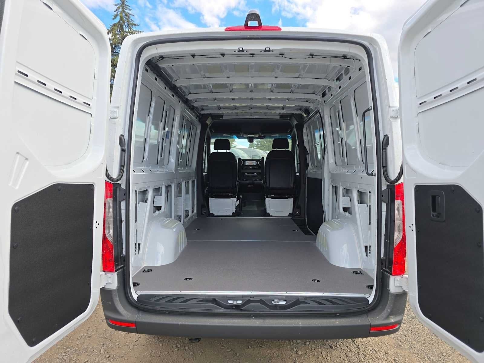 2026 Mercedes-Benz Sprinter 2500 Standard Roof I4 Diesel 144 RWD