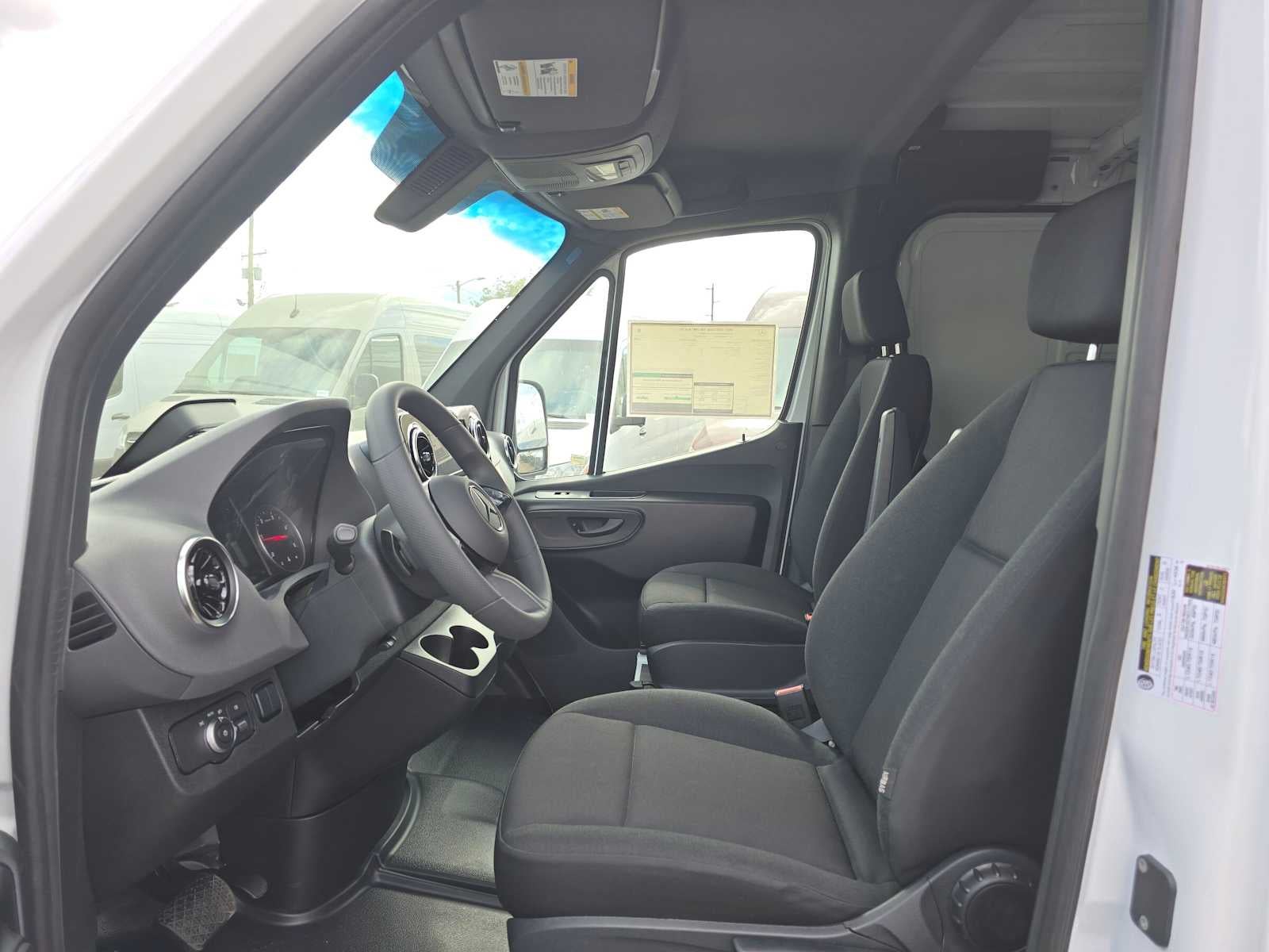2026 Mercedes-Benz Sprinter 2500 Standard Roof I4 Diesel 144 RWD