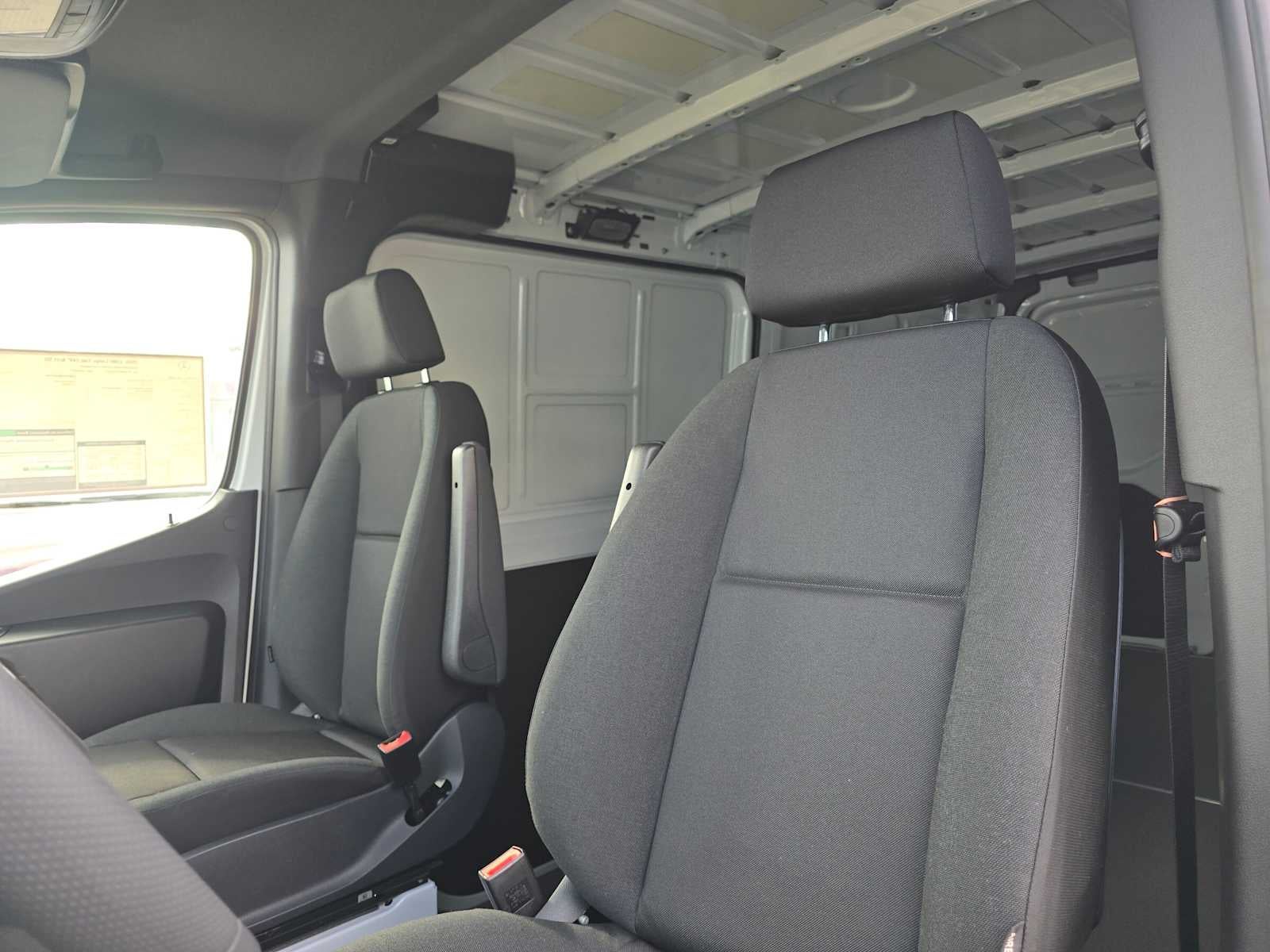 2026 Mercedes-Benz Sprinter 2500 Standard Roof I4 Diesel 144 RWD