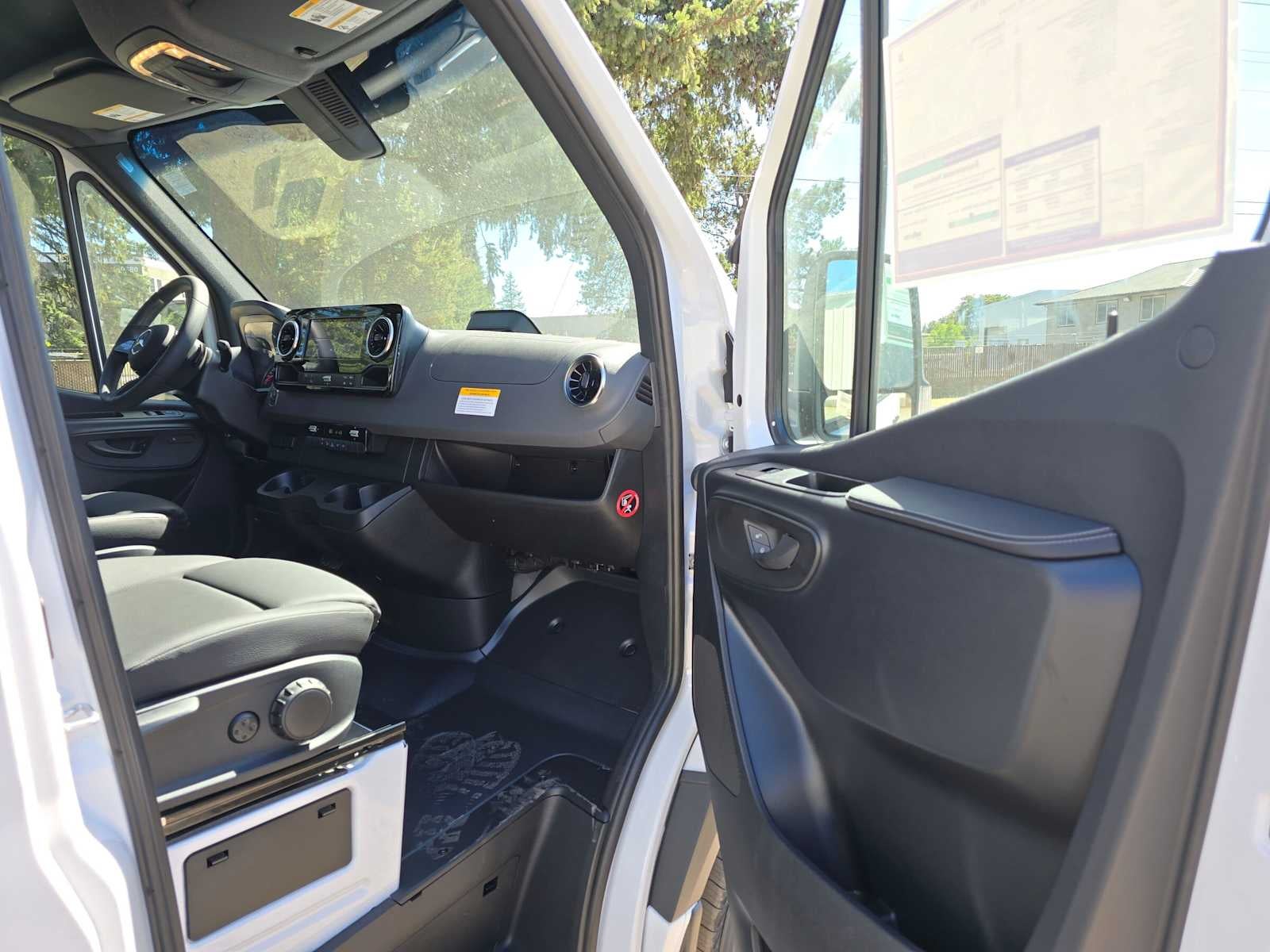 2026 Mercedes-Benz Sprinter Cargo 2500 Standard Roof I4 Diesel 144 RWD