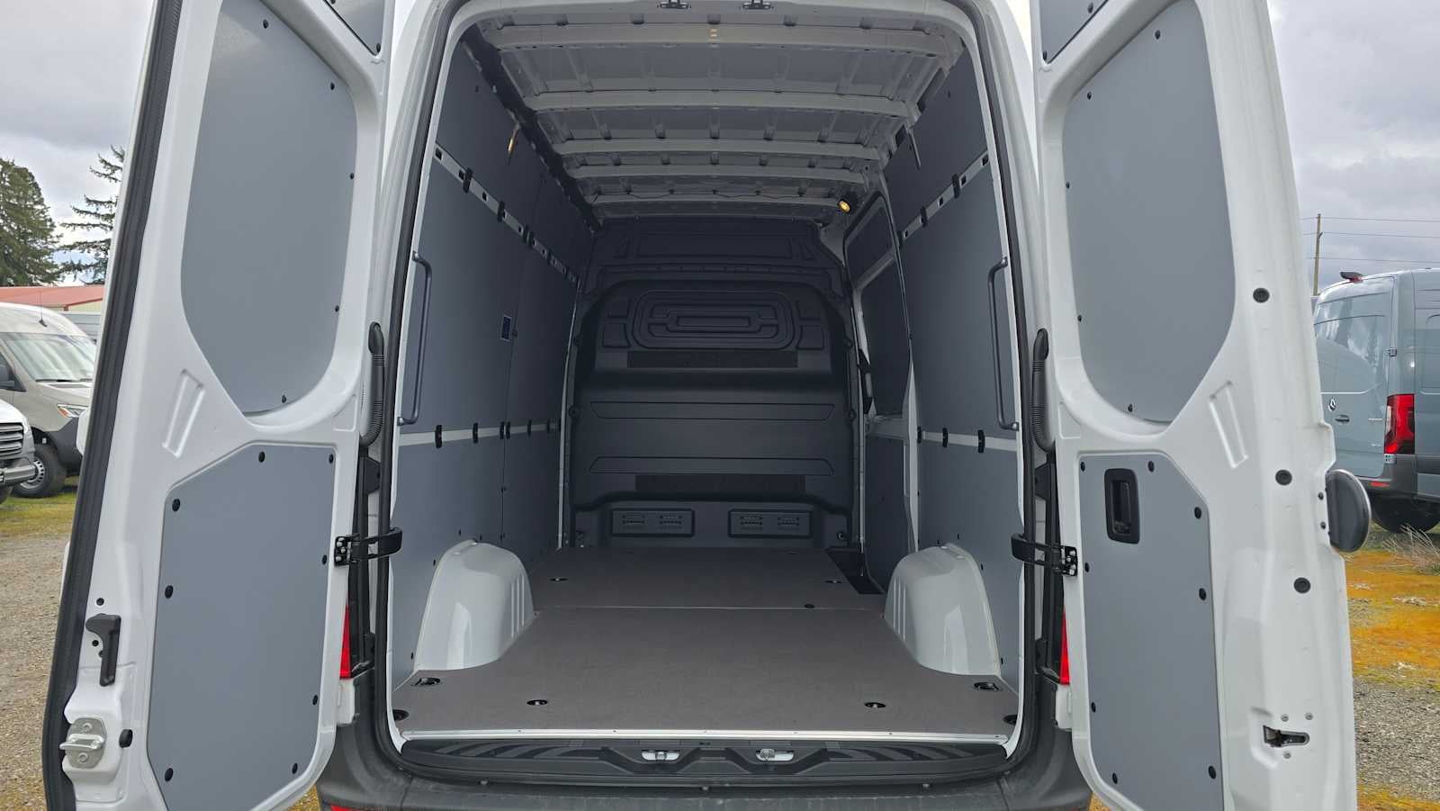 2025 Mercedes-Benz Sprinter Cargo Van 2500 Standard Roof I4 Diesel 144" RWD