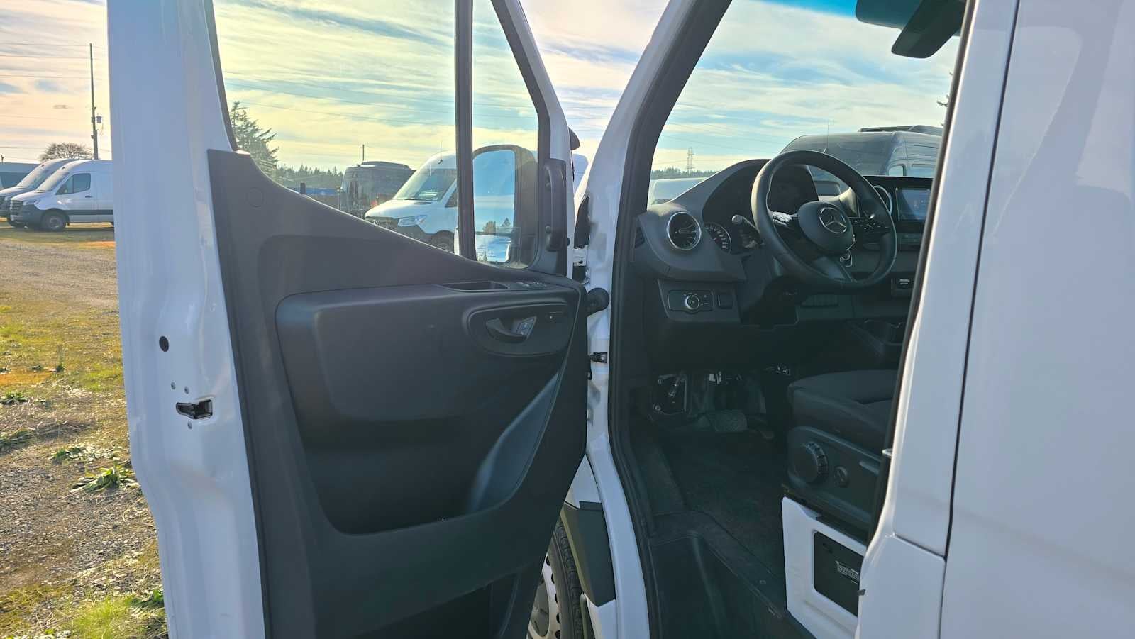 2025 Mercedes-Benz Sprinter Cargo Van 2500 Standard Roof I4 Diesel 144" RWD