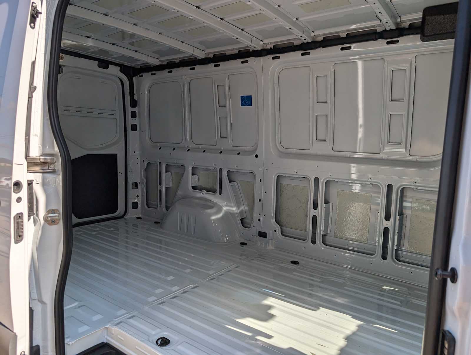 2025 Mercedes-Benz Sprinter Cargo Van 2500 Standard Roof I4 Diesel 144" RWD