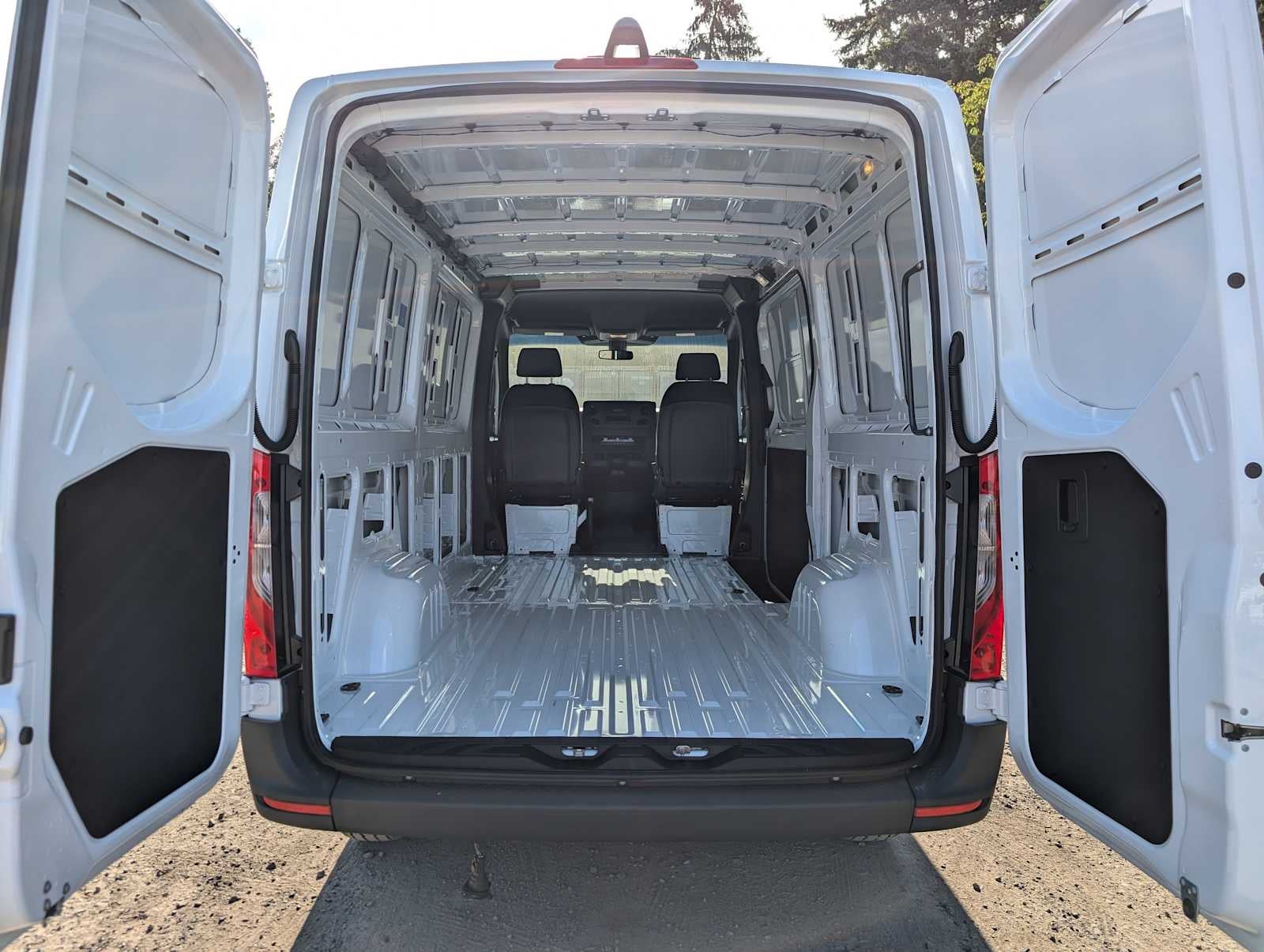 2025 Mercedes-Benz Sprinter Cargo Van 2500 Standard Roof I4 Diesel 144" RWD