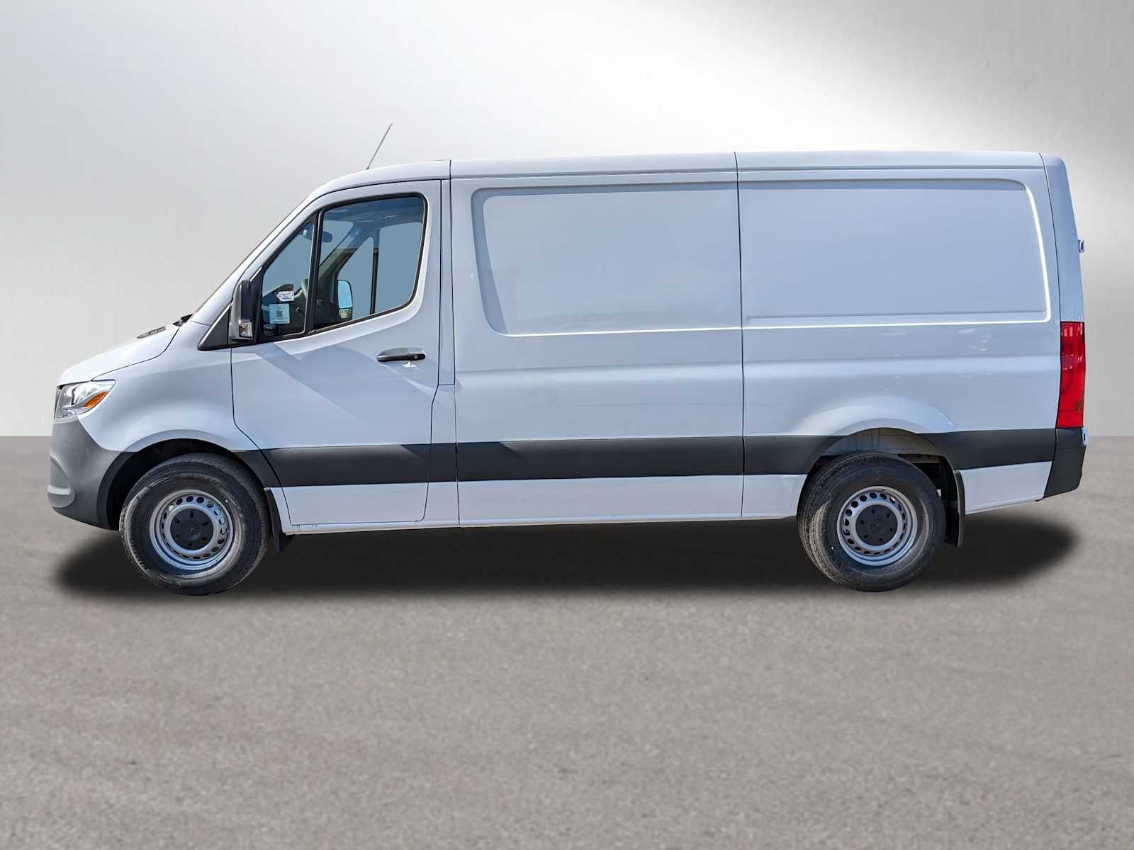 2025 Mercedes-Benz Sprinter Cargo Van 2500 Standard Roof I4 Diesel 144" RWD