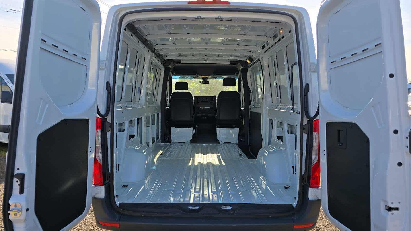 2025 Mercedes-Benz Sprinter Cargo Van 2500 Standard Roof I4 Diesel 144 RWD