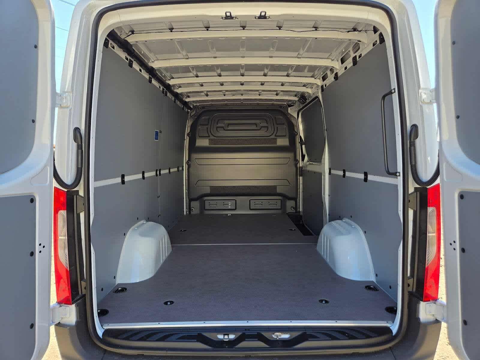 2026 Mercedes-Benz Sprinter 2500 Standard Roof I4 Diesel 144 RWD