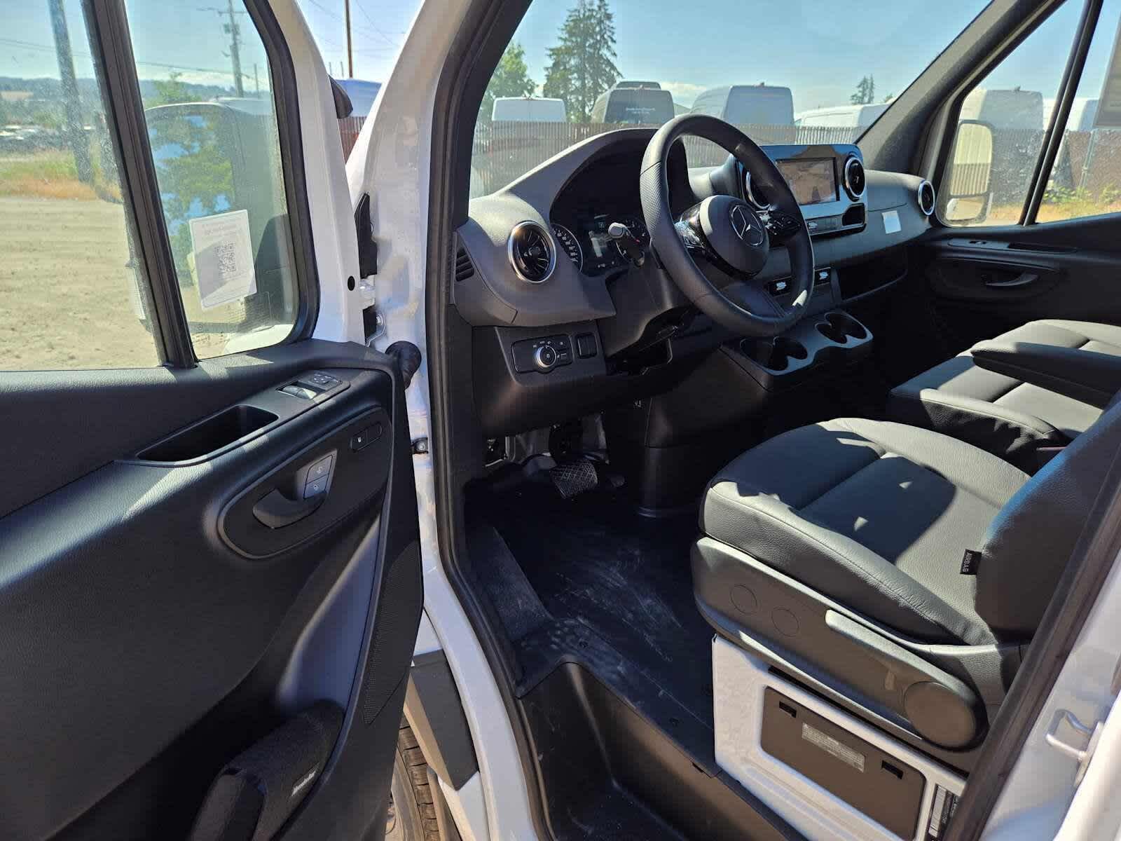 2026 Mercedes-Benz Sprinter 2500 Standard Roof I4 Diesel 144 RWD