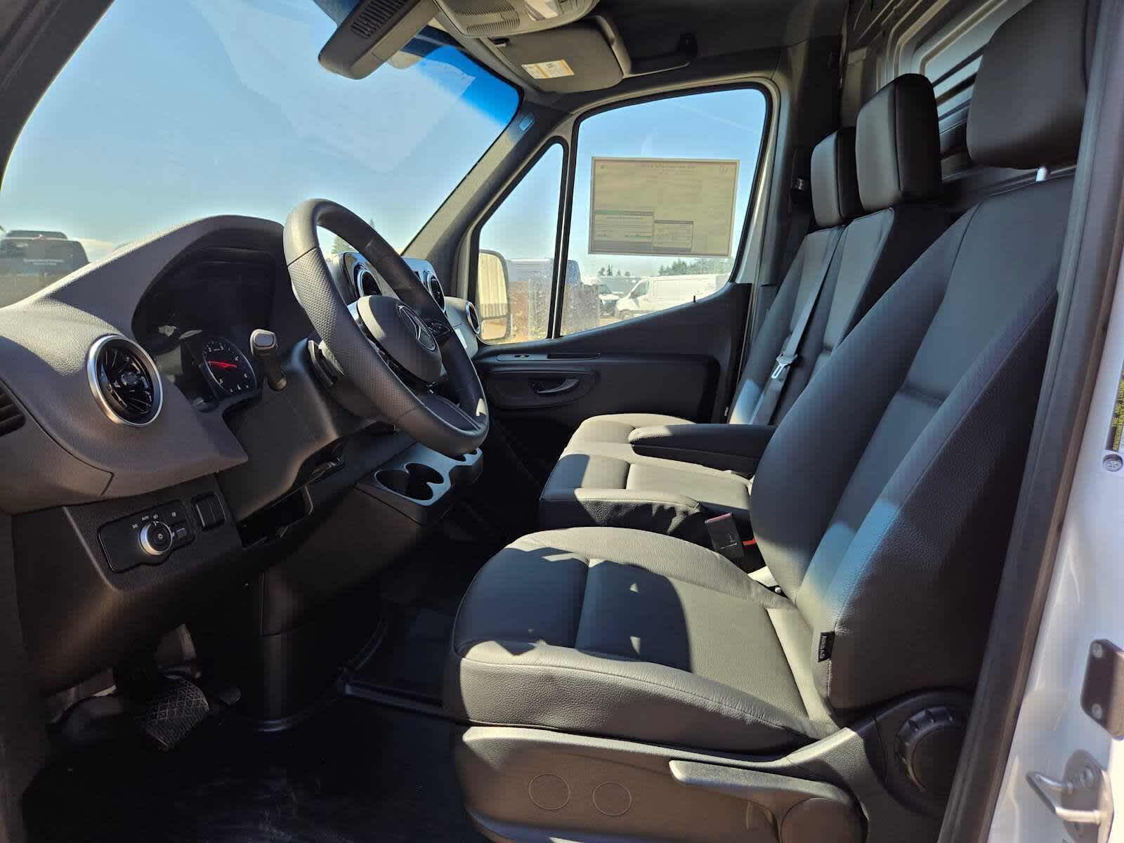 2026 Mercedes-Benz Sprinter 2500 Standard Roof I4 Diesel 144 RWD