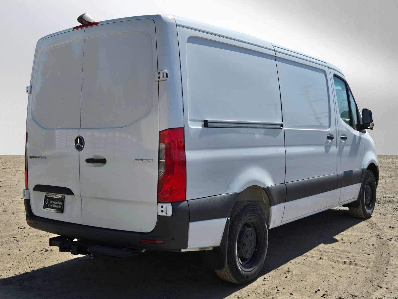 2026 Mercedes-Benz Sprinter 2500 Standard Roof I4 Diesel 144 RWD
