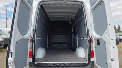 2026 Mercedes-Benz Sprinter 2500 Standard Roof I4 Diesel 144 RWD