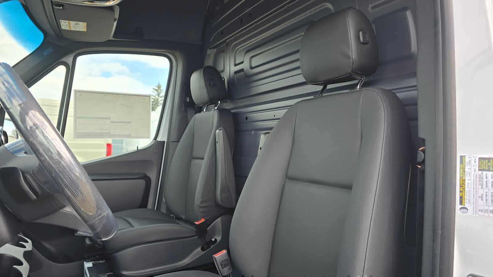 2026 Mercedes-Benz Sprinter 2500 Standard Roof I4 Diesel 144 RWD