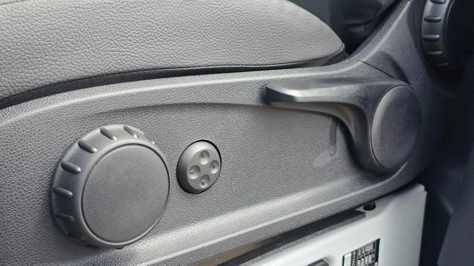 2026 Mercedes-Benz Sprinter 2500 Standard Roof I4 Diesel 144 RWD