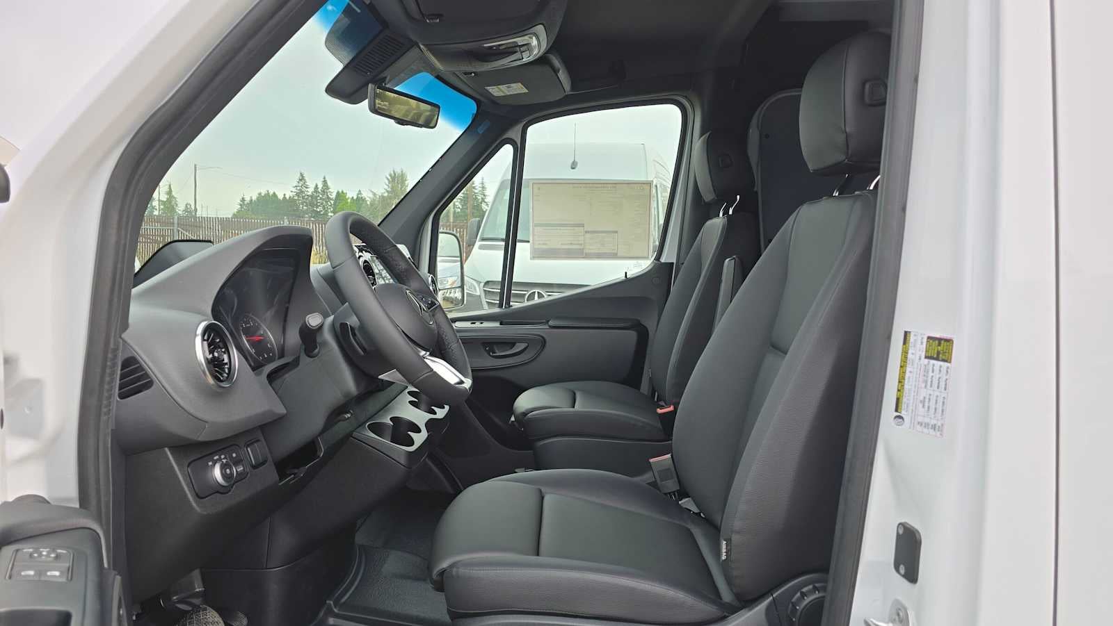 2026 Mercedes-Benz Sprinter 2500 Standard Roof I4 Diesel 144 RWD